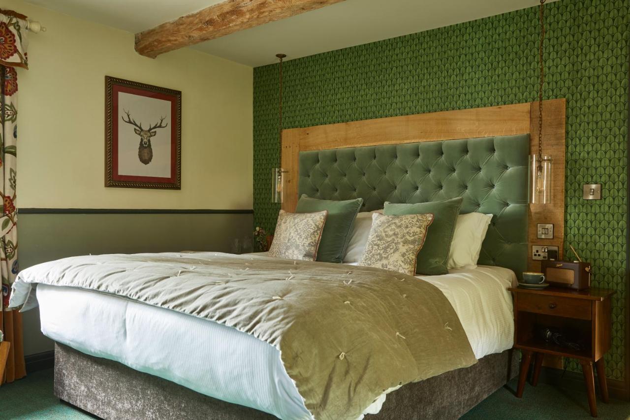 科斯罕 梅休因阿姆斯宾馆酒店 外观 照片 A bedroom at The Old Swan