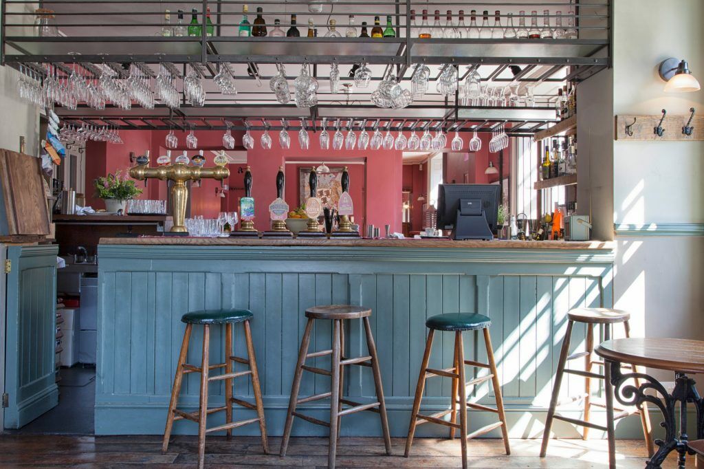 科斯罕 梅休因阿姆斯宾馆酒店 外观 照片 The bar at The Swan