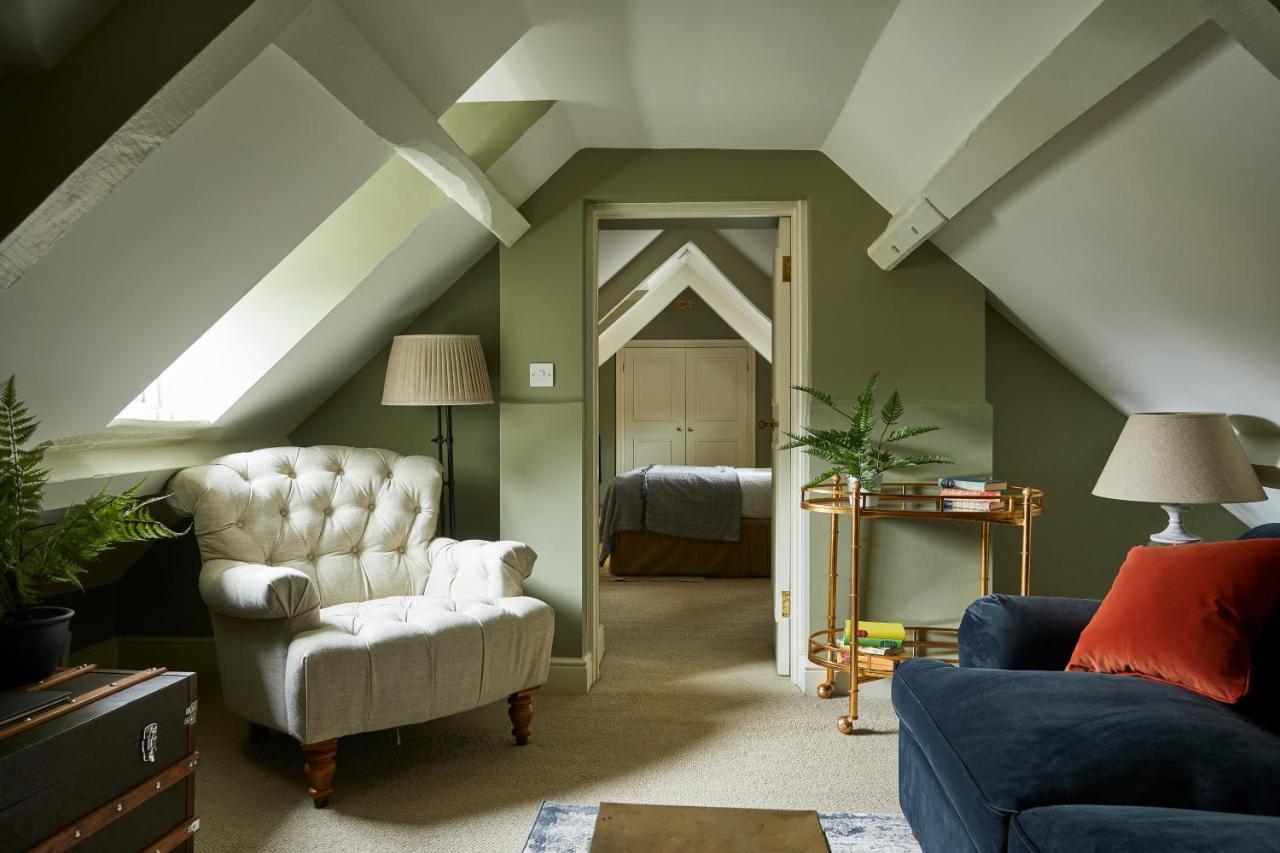 科斯罕 梅休因阿姆斯宾馆酒店 外观 照片 The interior of a room in the eaves of a house
