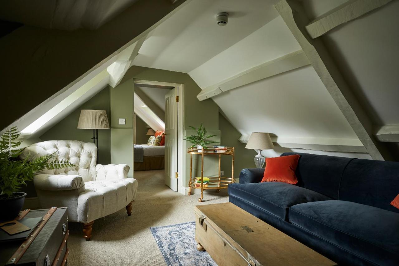 科斯罕 梅休因阿姆斯宾馆酒店 外观 照片 A room in the eaves of a house